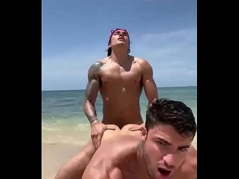 2 guys fucking