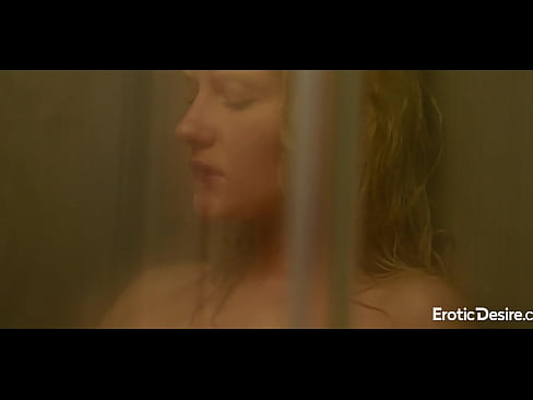 Gerda Y masturbate in shower