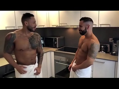 Noel Santoro and Viktor Rom very hot in the morning hunk muscle