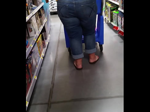 Super sized big ass in jeans