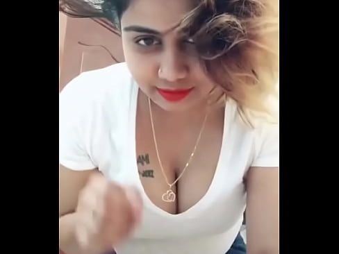 indian showing cleavage