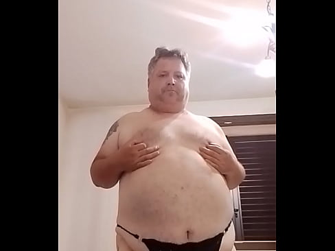 Eu estou modelando minha calcinha feminina sexy pra meu homens maduro sexy ativo do mato grosso só sour