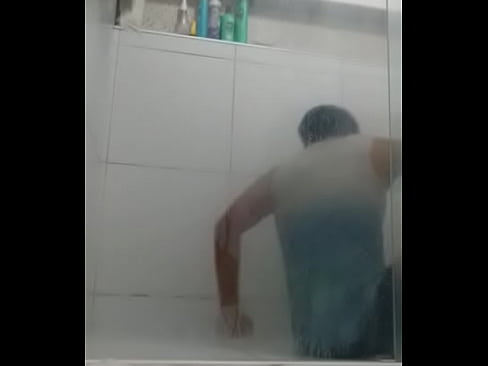 Braguianista tomando banho