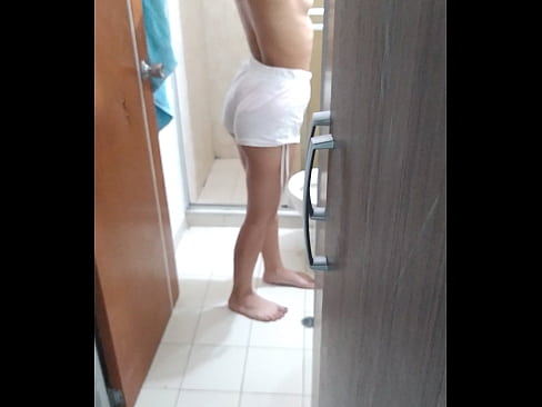 sexo casero en el baño con mi pervertida hermanastra que ama mi gran polla dentro de su rico coño apretado - real amateur