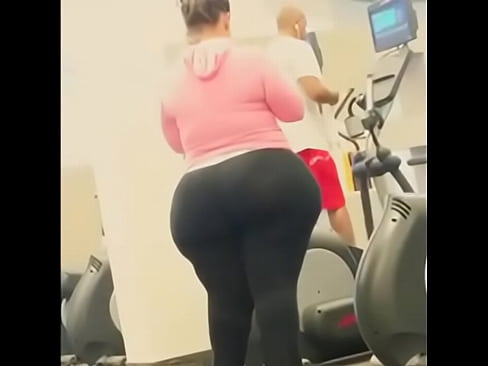 Big ass wide hips at GYM