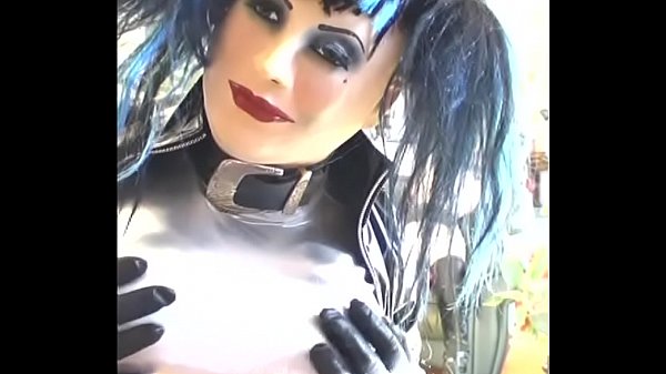 Roxina2007LadyBoyDollFun200307.WMV