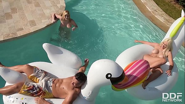Anal Cramming By The Pool
