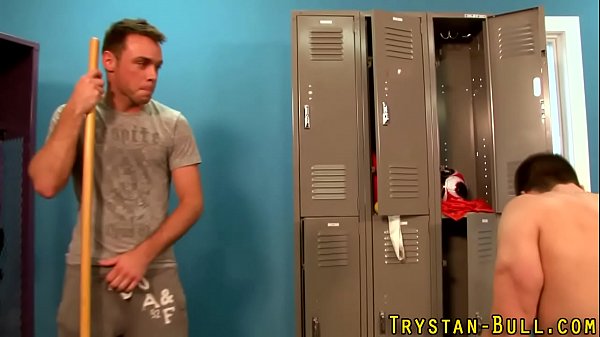 Pornstar jock gets blown