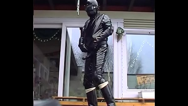 Roxina2003RubberOxOutdoor230103XXL.WMV