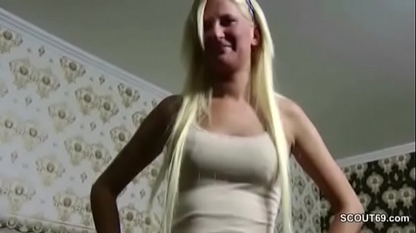 18yr Junge Nachbarstochter gibt einen geilen Handjob in POV