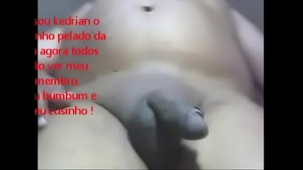 maluco fica pelado e mostra bumbum