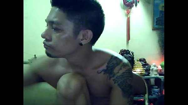 Vietboy horny on cam