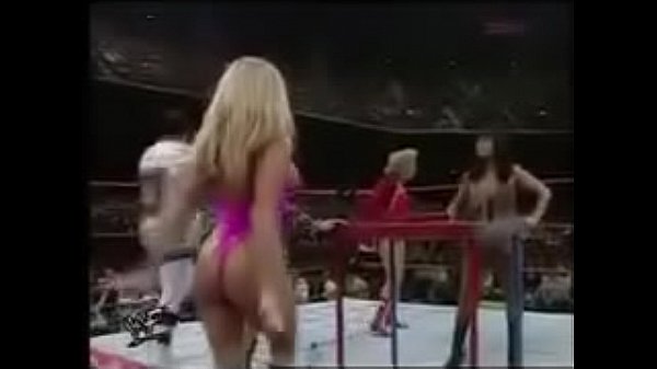 Two divas at Insurrextion 2000