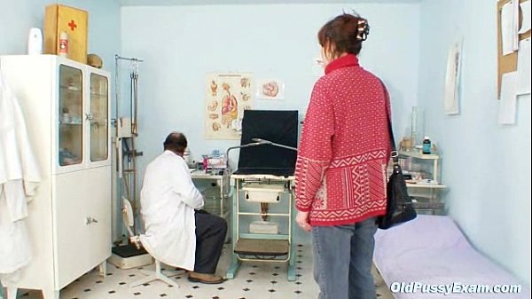 Unpretty mature wife at pervy gyno doctor