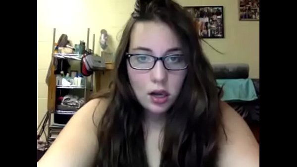 Lovely nerd and chubby wants to cum for you