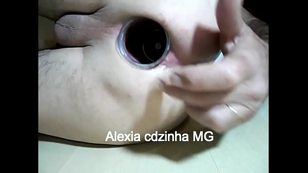 Alexia cdzinha MG fazendo arrombamento de cú