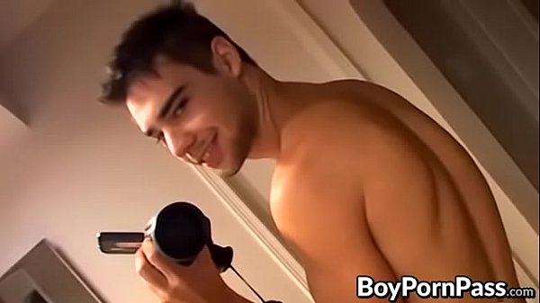 Big dick twink Zack Randall jerking if off in the bathroom