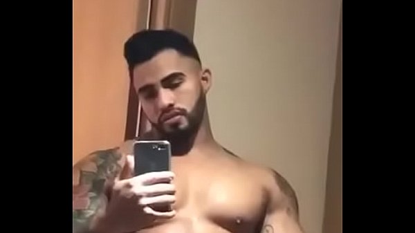 gay musculoso