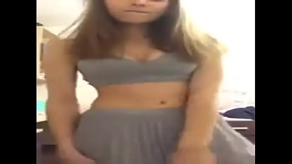 hot girl on periscope dancing and stripping