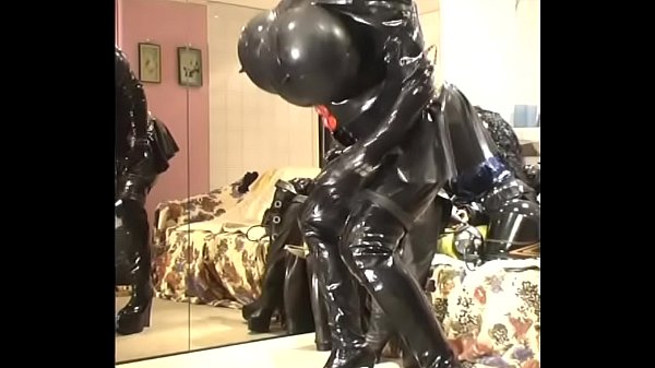 Roxina2006LatexDollHugeBoobs011106XL.WMV