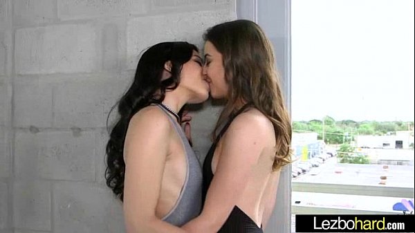 (Bobbi Dylan & Kylie Quinn) Teen Lesbos Make Love Sex Scene On Camera mov-08