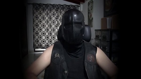 Masked masturbator with GIANT load at the end of the video !