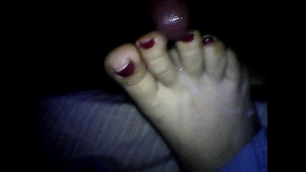 s. cumonfeet redtoenails