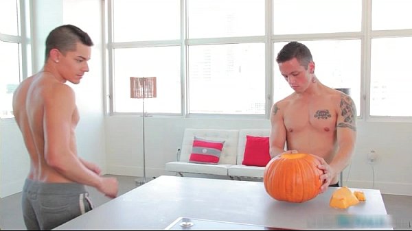 Horny teen dudes Tyler Lee & Ethan Slade gay video