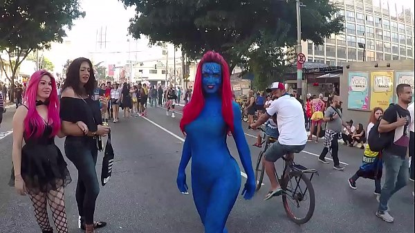 farra na rua com a parada