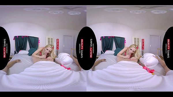 RealityLovers - Blonde Tongue Artist Katy
