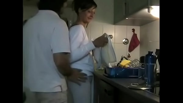 Amateur sex in the kitchen