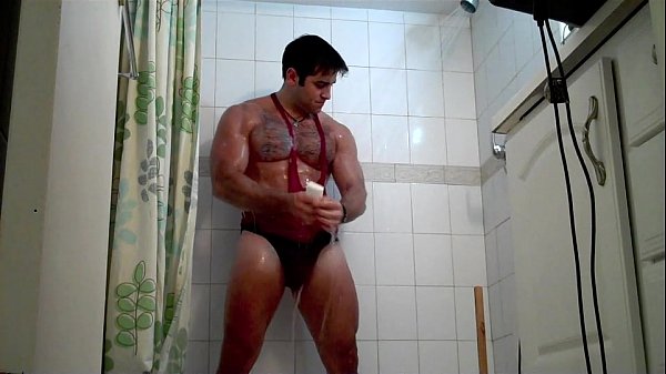 Showering & Cumming & pissing!