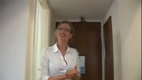 amateur milf with glasses milks angry guest camateur69.com