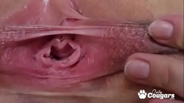 Amateur Pulls Her Pussy Lips Apart