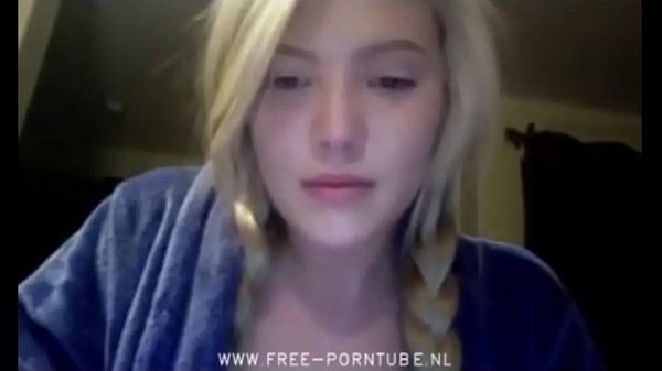 blonde babe masturbating