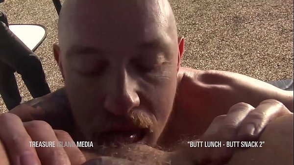 Bald tatted daddy tongue fucks hairy skater on rooftop