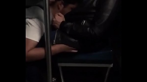 sucking on the subway  [ https://brasilselvagens.blogspot.com.br/ ]