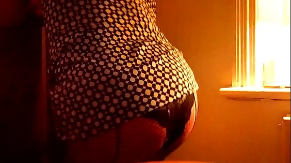 Phat Ass Fishnet Geordie Slut Shaking Ass