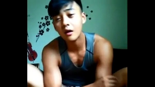 asian twink solo on cam