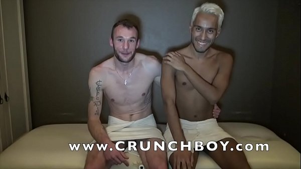 jeune mec latinoi baisé pour crunchboy bareback par pornstar