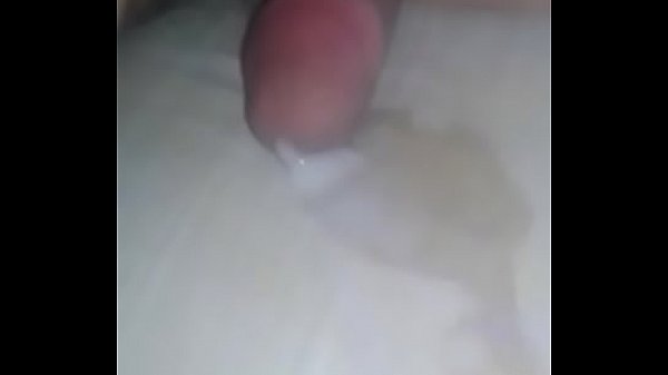 Pibe acaba en la cama