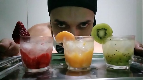 26 - How to prepare the Brazilian cocktail Caipiroca