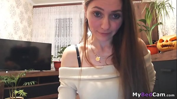 Beautiful solo brunette masturbates herself on private cam