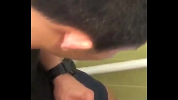 Sục lén trong toilet Turned secretly masturbating boy