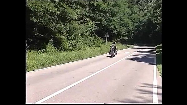 Outdoor bitch screwed by a biker