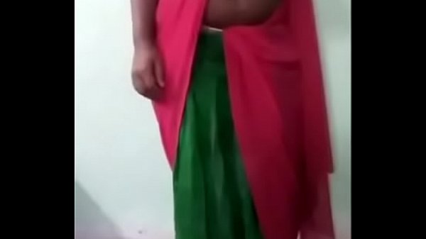 Hot Desi indian saree girl hot shows for her  boyfriend www.santipriya.in