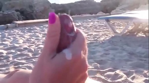 Handjob at beach :)