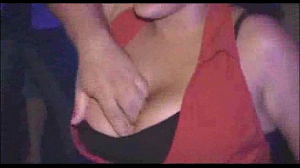 Perras Sacando Las Tetas en Party de Reggaeton