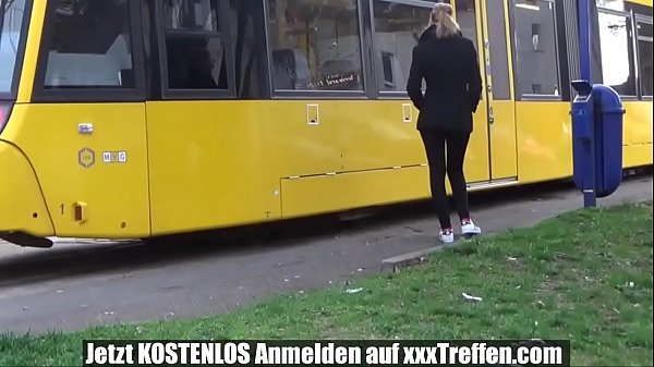 Deutsches teen Wichst Spanner in Der Strassenbahn den schwanz