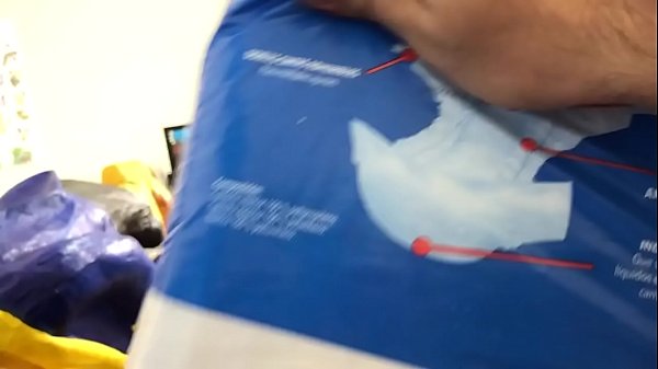 Haciéndome una chaqueta  con una bolsa de pañales